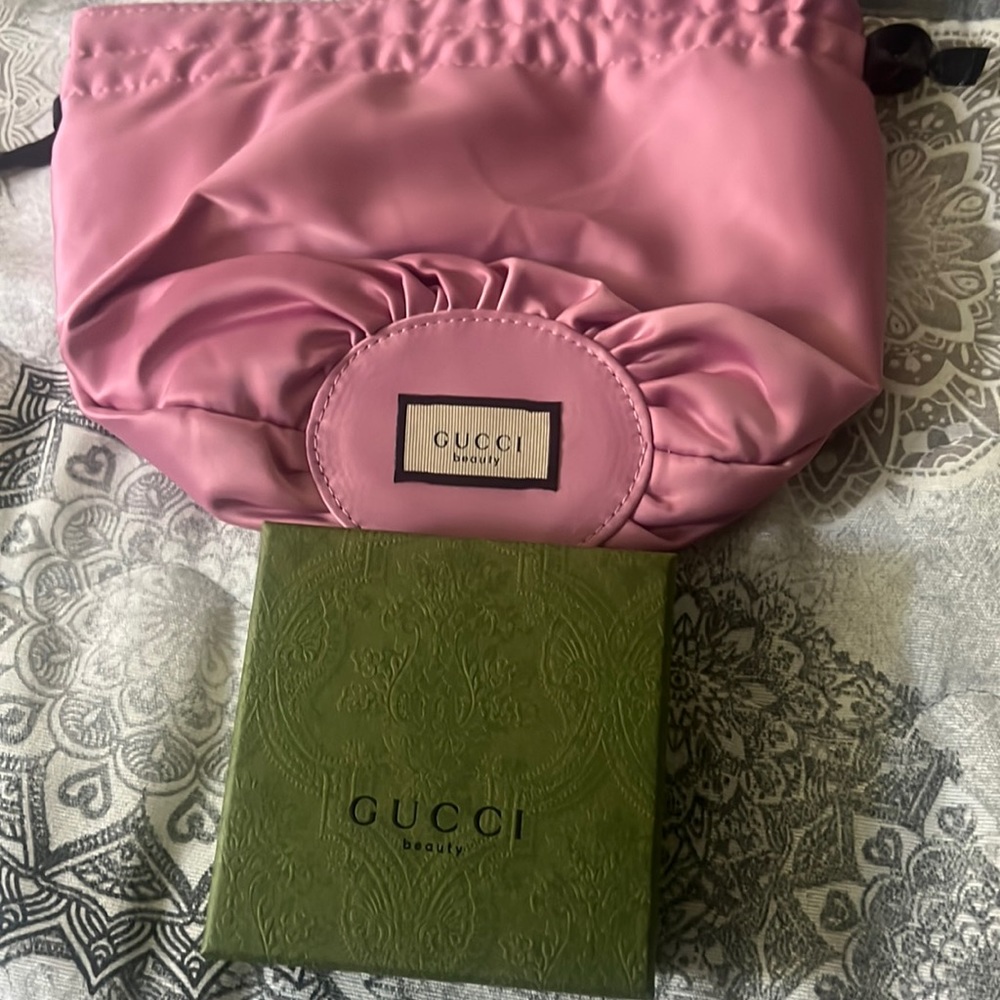 New Gucci beauty pouch with Gucci fragrance simple